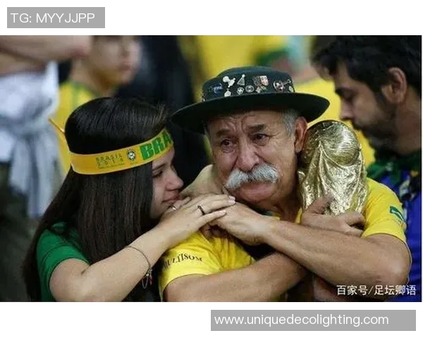 足球巨星泪洒赛场背后原因揭秘无数粉丝心碎难以承受的情感瞬间